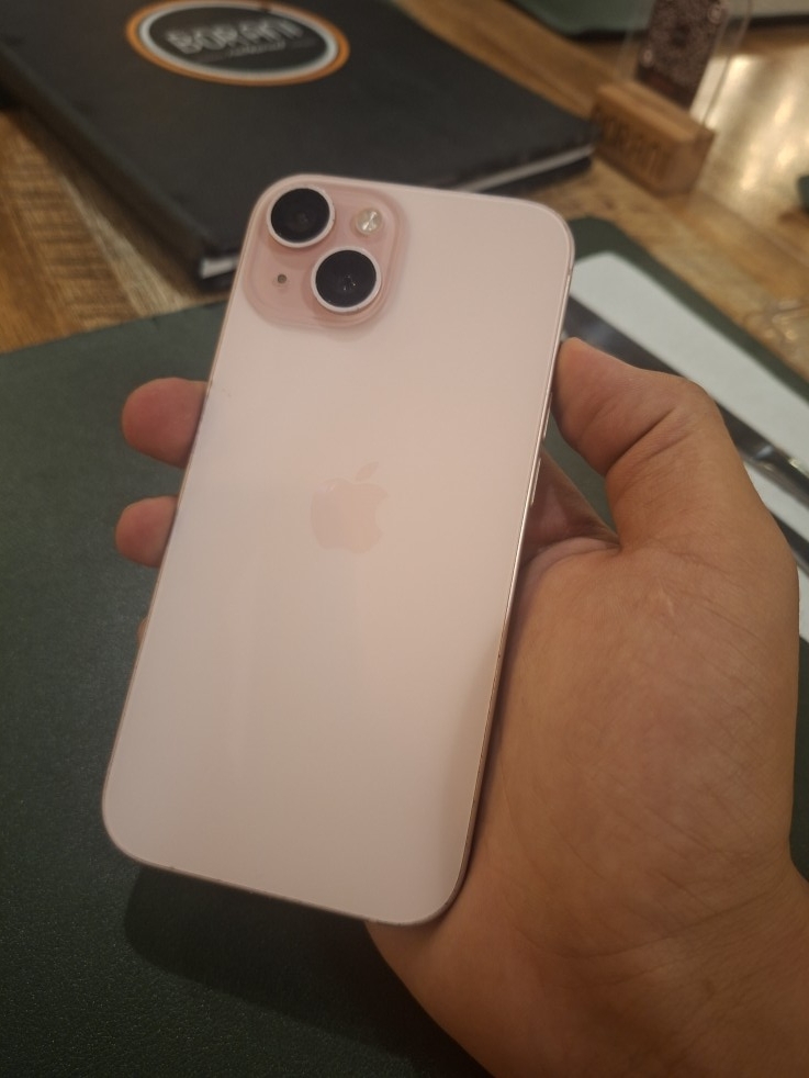 Apple iPhone 15