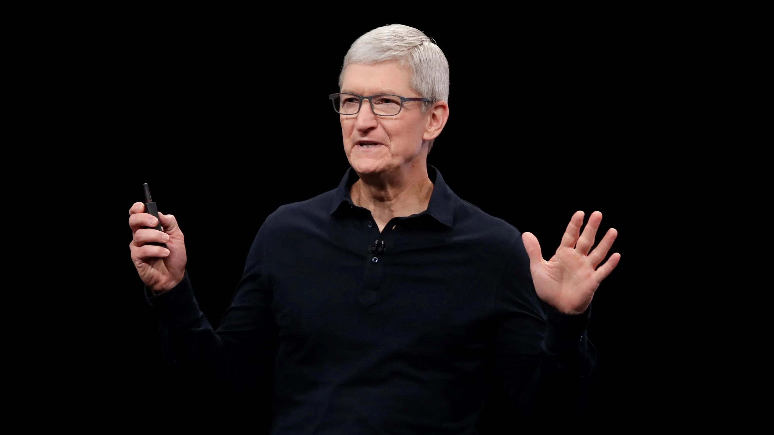 Tim Cook, iPhone-larda App Store-dan kənar proqramların quraşdırılmasını istəmir